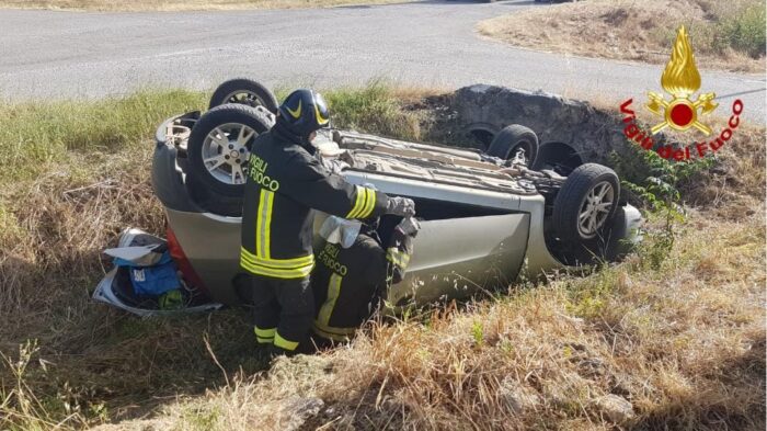 Anagni, incidente via Pastine: auto ribaltata con dentro una donna di 72 anni