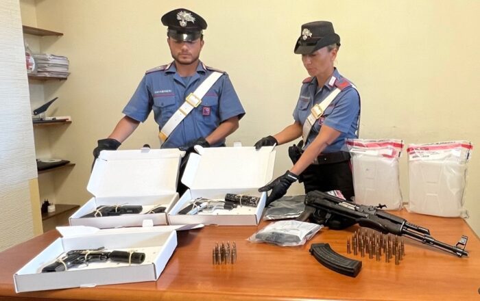 Sequestrato un arsenale a Castel Gandolfo tra cui un Kalashnikov