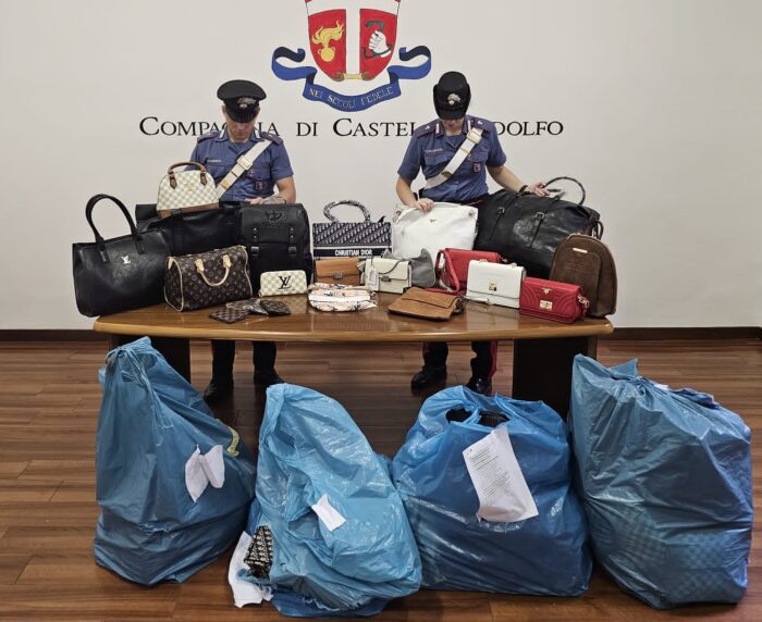 castel gandolfo articoli contraffati e aggredisce carabinieri arrestato