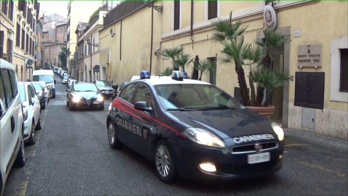 Orrore a Roma. Violenta una 20enne e filma le violenze con il cellulare: arrestato un 28enne