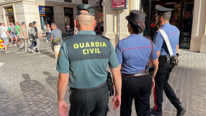 Roma, turismo sicuro: pattugliamenti congiunti dei Carabinieri e la Guardia Civil spagnola