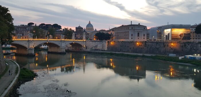 Ponte Vittorio Emanuele II chiuso per lavori stradali