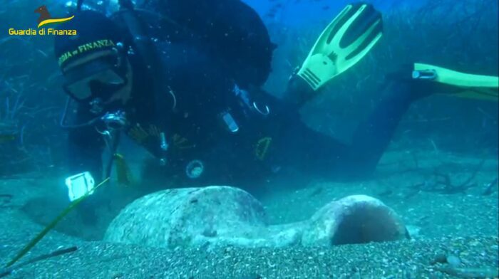 ventotene scoperta archeologica anfora romana