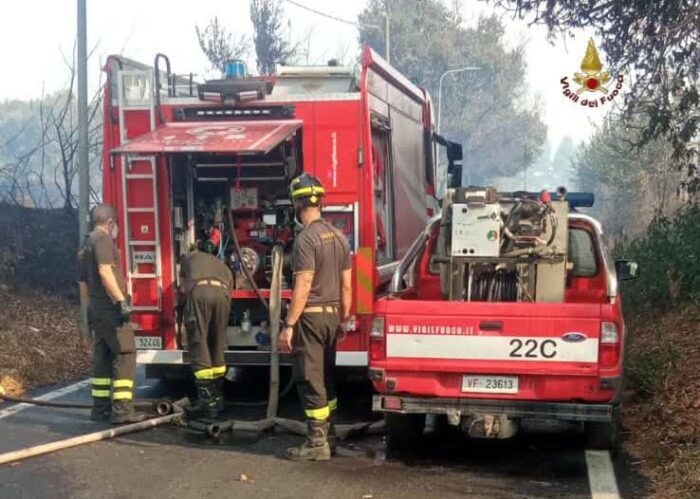 pomezia incendio residenti