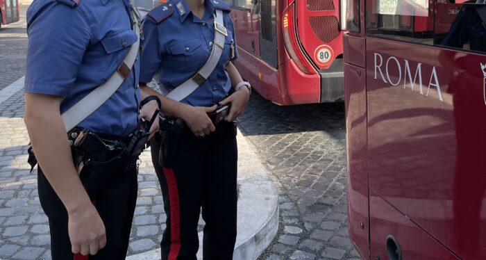 Dieci persone arrestate per borseggi nelle metropolitane di Roma