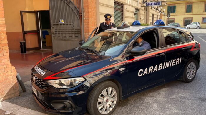 Si finge agente di commercio e commette 43 truffe, arrestato 57nne