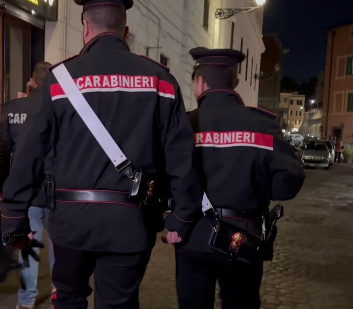 Roma, lite in strada finisce nel sangue: 46enne in codice rosso