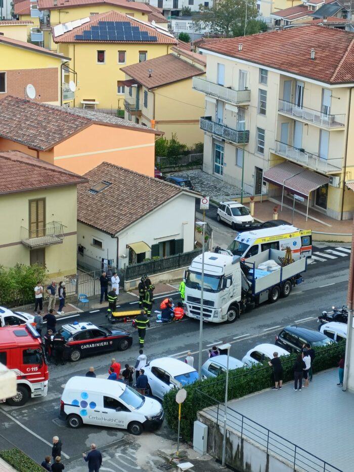 Colleferro, uomo investito da un camion in via Fontana Bracchi: la situazione in diretta
