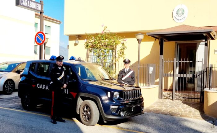 veroli carabinieri aiutano anziana