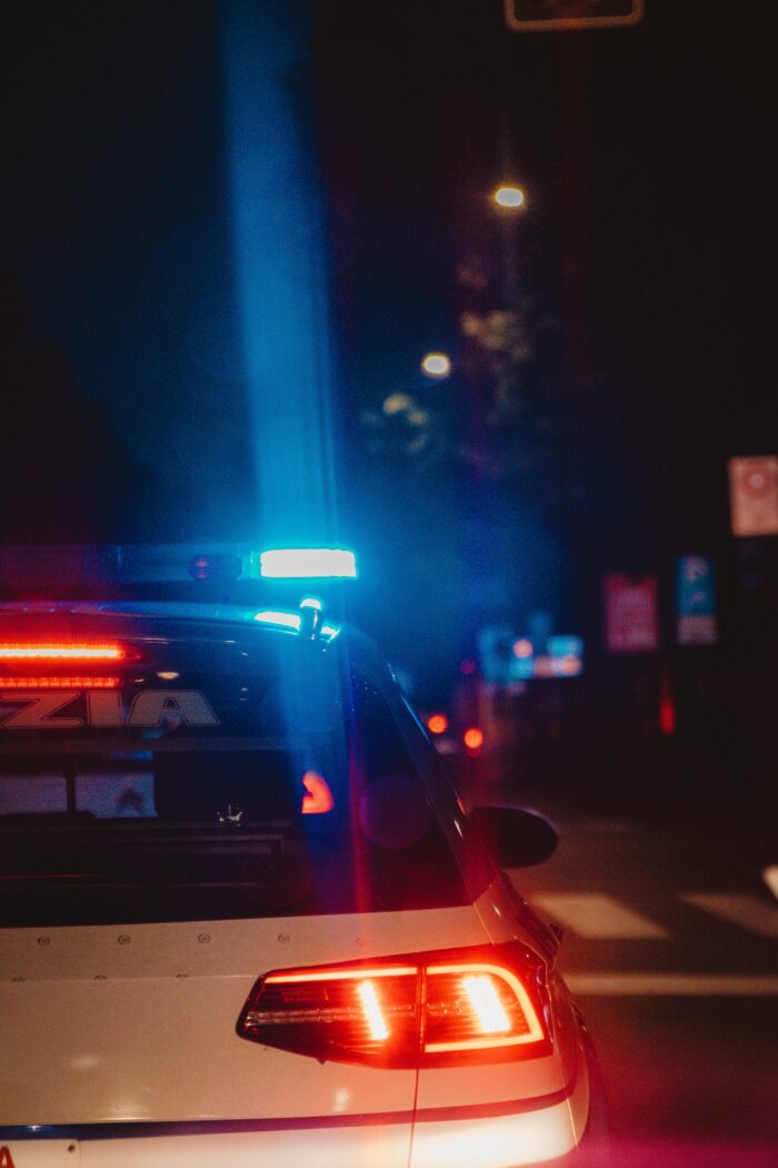 Roma, cinque arresti per furto e rapina: uno beccato in una scuola