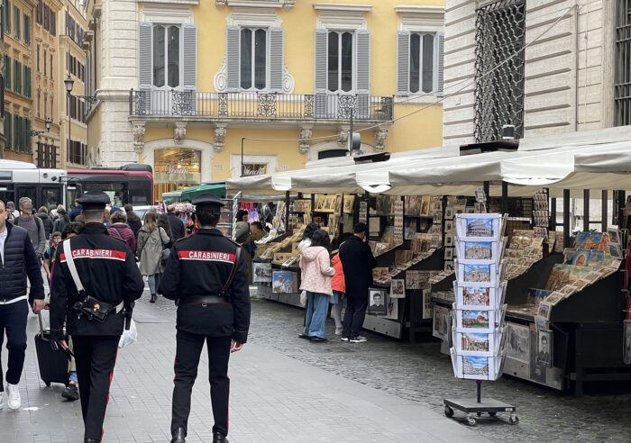 Ladri di Natale: al centro di Roma arrestate 9 persone per furto
