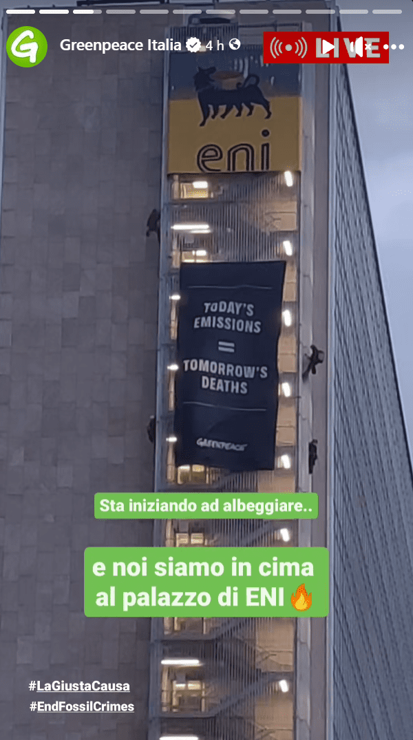 Attivisti di Green Peace scalano la sede di ENI a Roma
