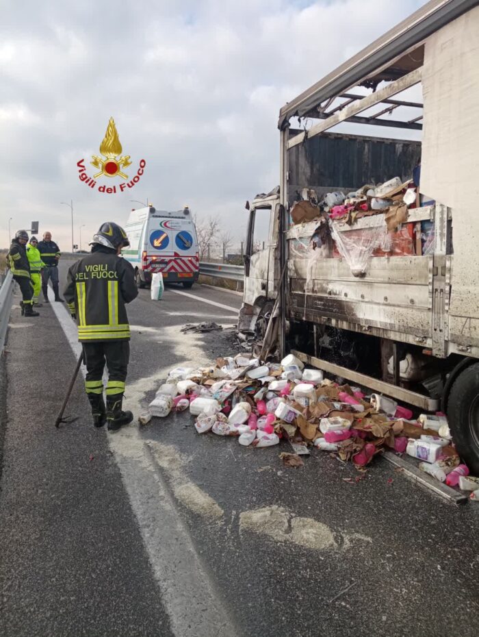 ponte di nona incendio camion oggi