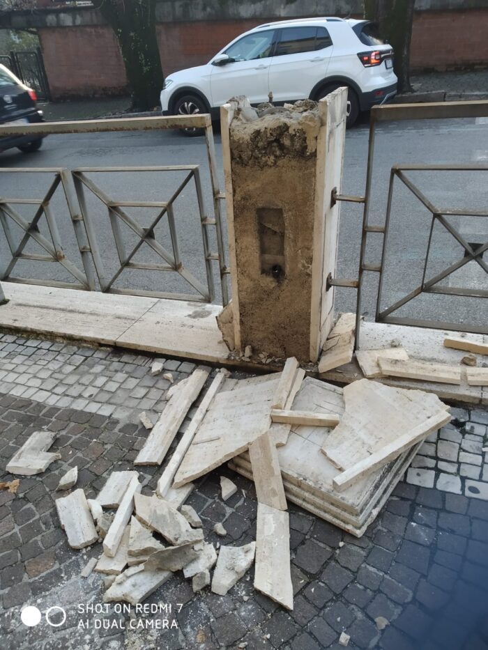 Attacco vandalico a Ceccano: danni marciapiede Viale della Libertà