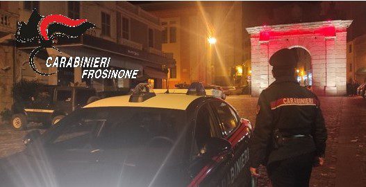 Anagni, lite in famiglia: aggredisce e minaccia il fratello e i genitori, arrestato 34enne