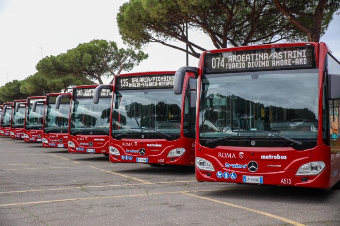 roma presentati bus ibridi per servizio trasporto pubblico in periferia