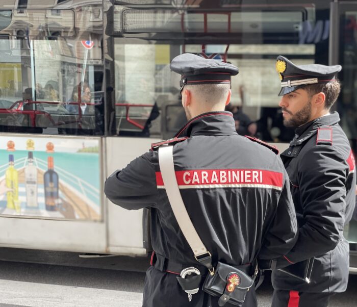 Roma, furti e borseggi in metro e alle fermate bus: 7 arresti in poche ore