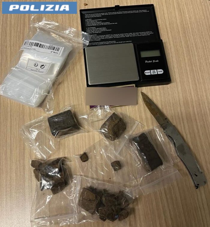 roma lotta allo spaccio sequestrati oltre 10 kg di droga