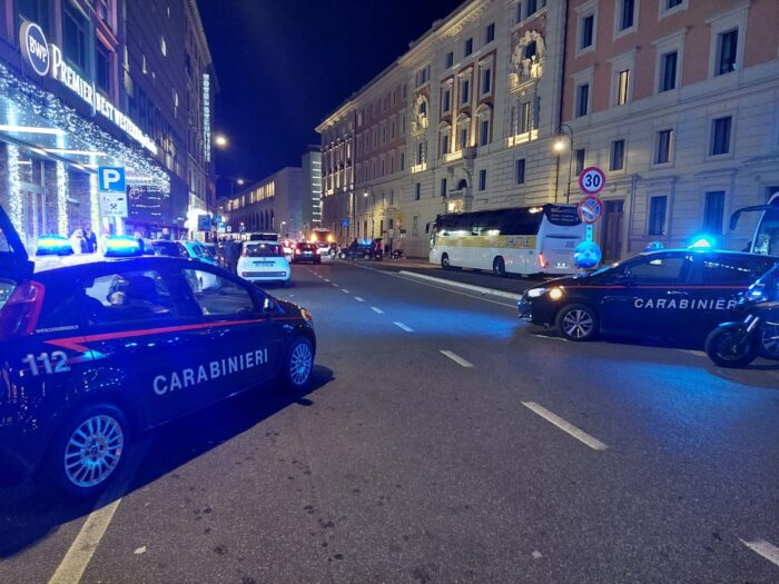 Maxi blitz antidroga a Roma, arrestate 15 persone: sequestrate centinaia di dosi