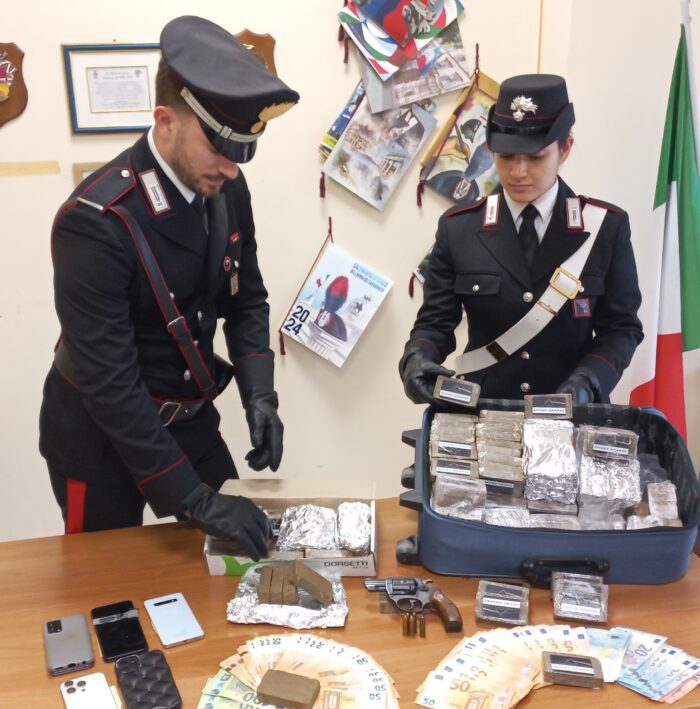 Ardea sequestrati hashish cocaina arresti