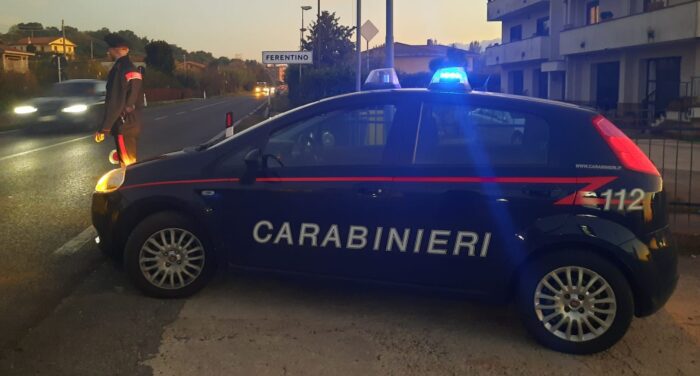 Ferentino, vuole i soldi per la droga e picchia il fratello: arrestato