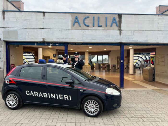 acilia in giro con una pistola arrestato