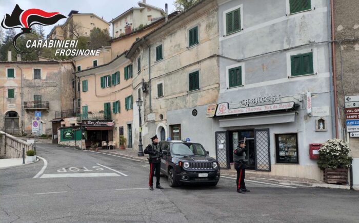 Droga, truffa, armi e maltrattamenti: controlli ad Alatri e dintorni